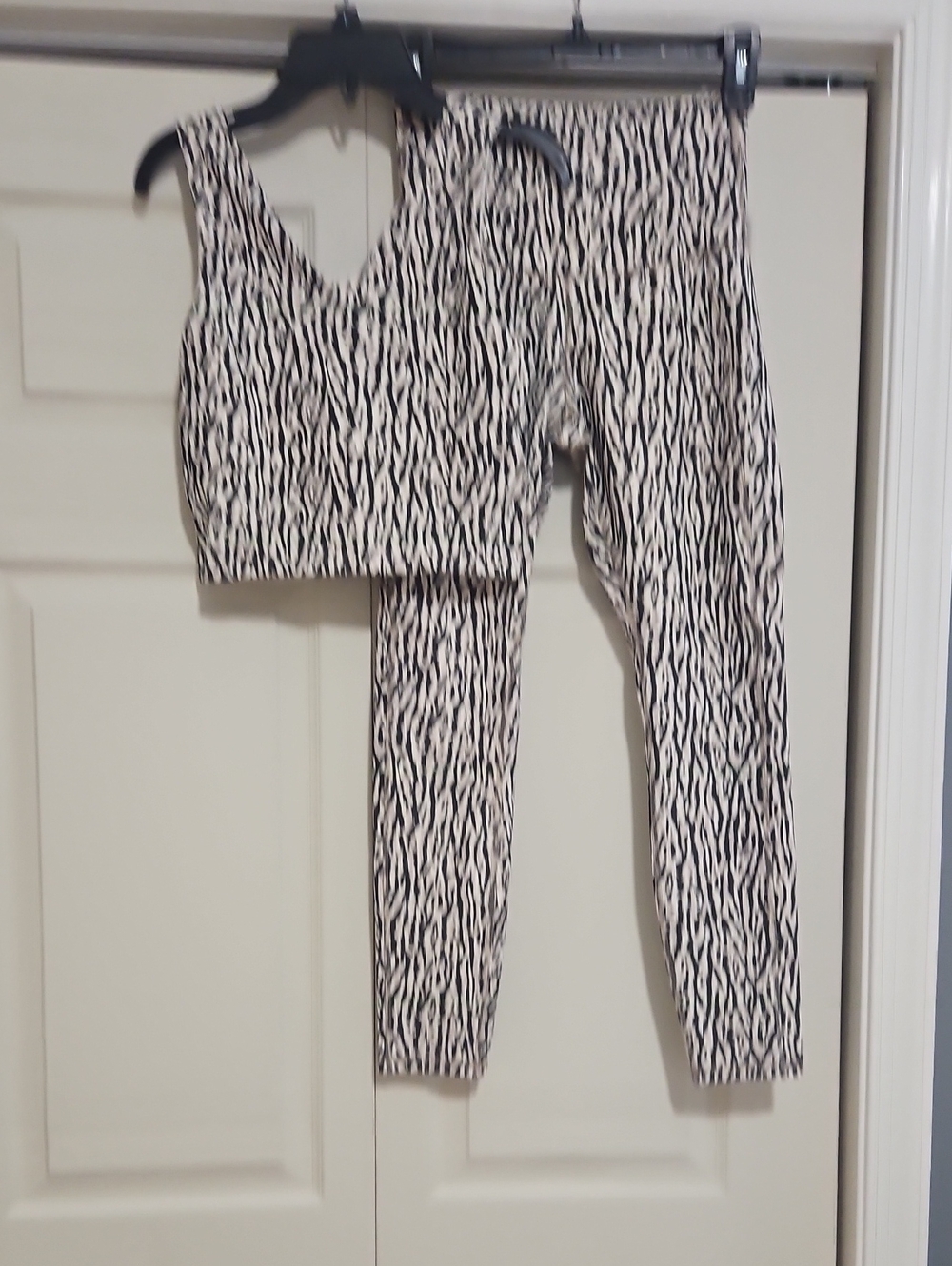 High-Waist Zebra Print Leggings and Crop Tank Set - Black & Cream